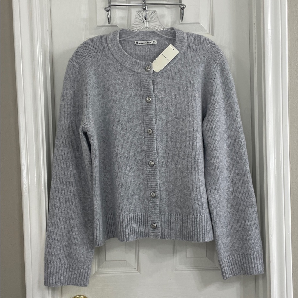 Abercrombie & Fitch Light Gray Women's Cardigan Size M NWT